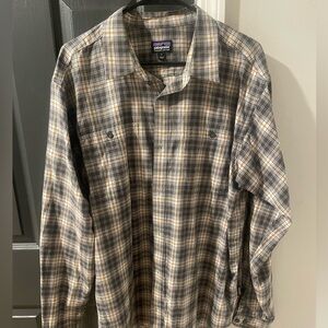 Men’s Patagonia button down shirt